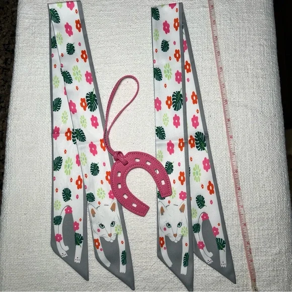 Cat Twilly Set & Lucky Horseshoe Charm - Picture 8 of 13